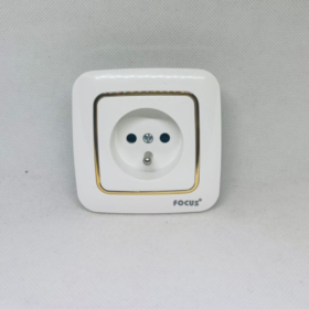 Prise 2P+T encastrée