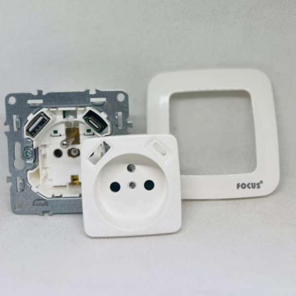 Prise 2P+T+USB encastrée – Image 2